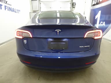 Tesla Model 3 2022 - Thumbnail 4