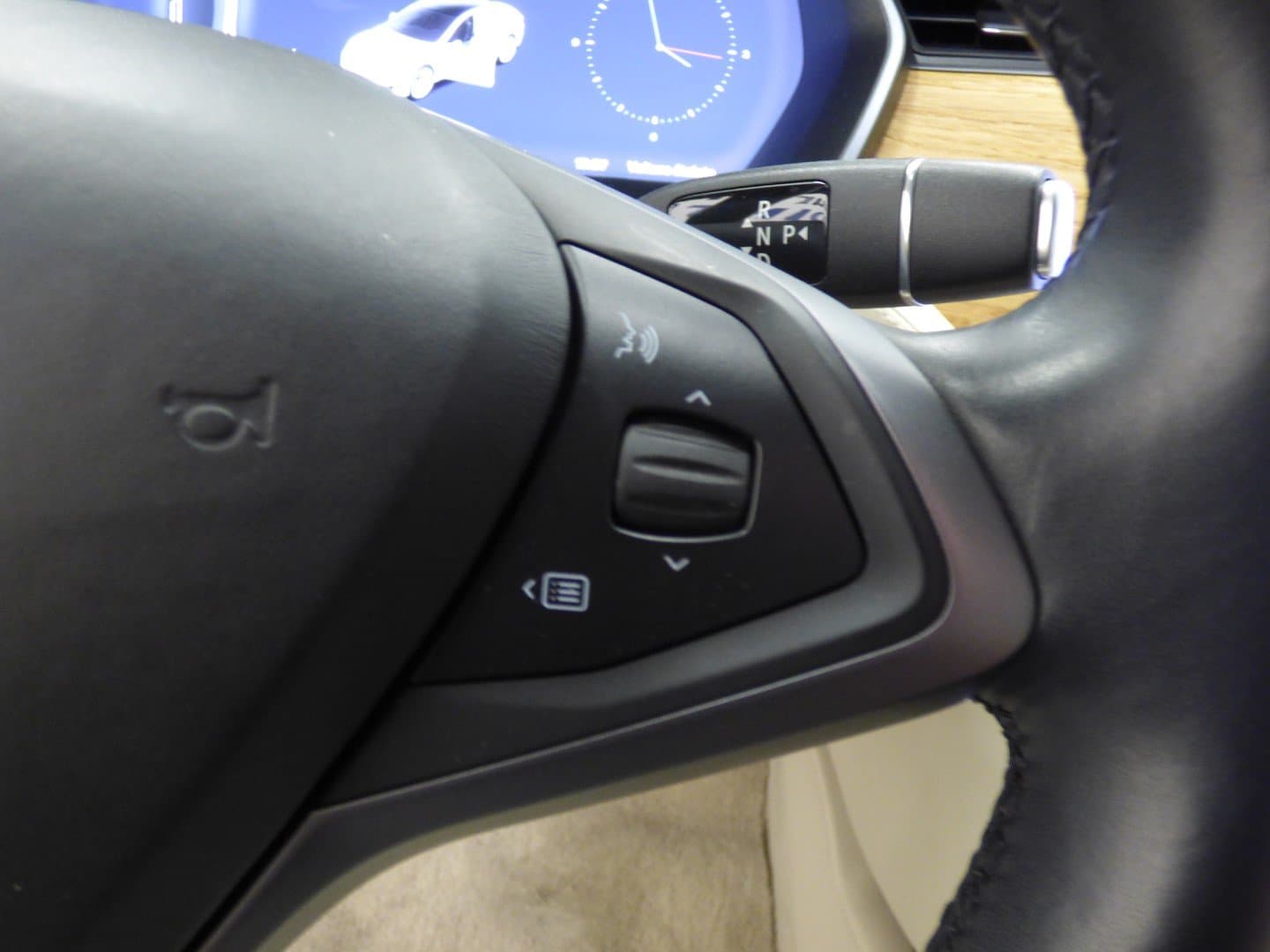 Tesla Model S 2019 - Image 19