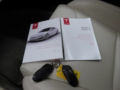 Tesla Model S 2019 - Thumbnail 32