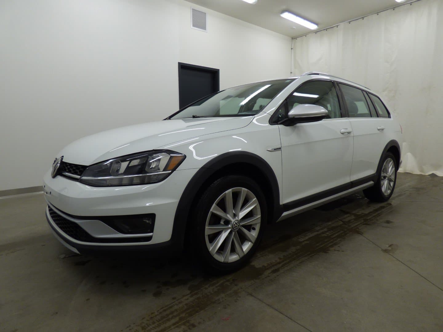 Volkswagen Golf Alltrack 2019 - Image 1