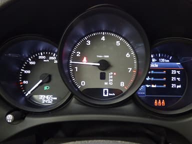 Porsche Macan 2023 - Thumbnail 9