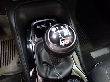 Toyota GR Corolla 2023 - Thumbnail 24