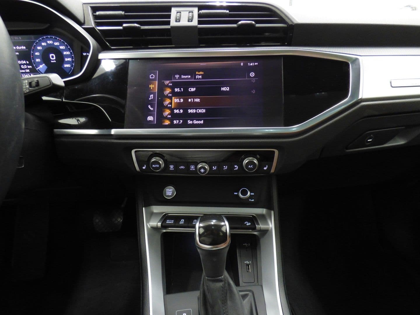 Audi Q3 2020 - Image 11