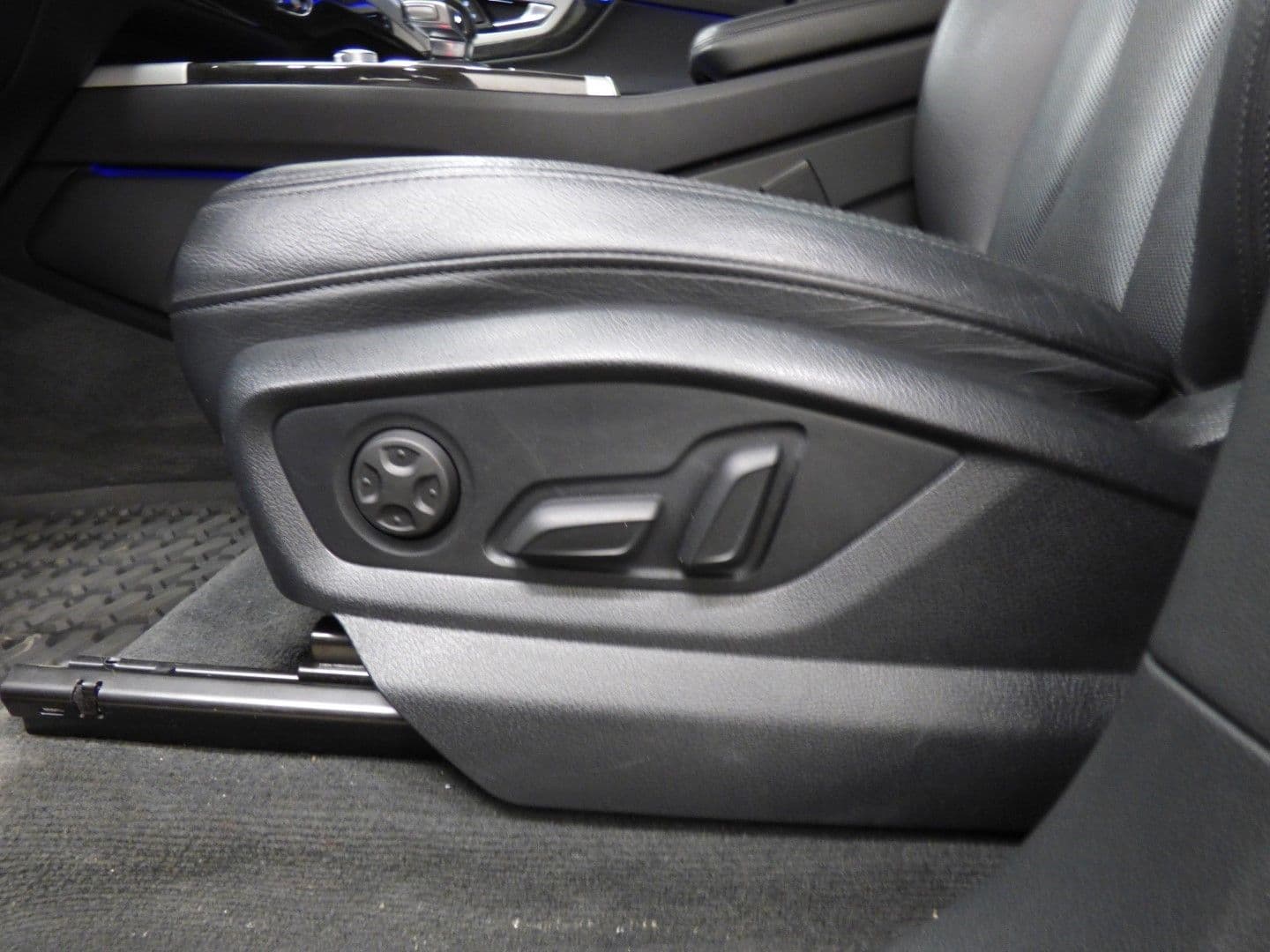 Audi Q7 2019 - Image 18