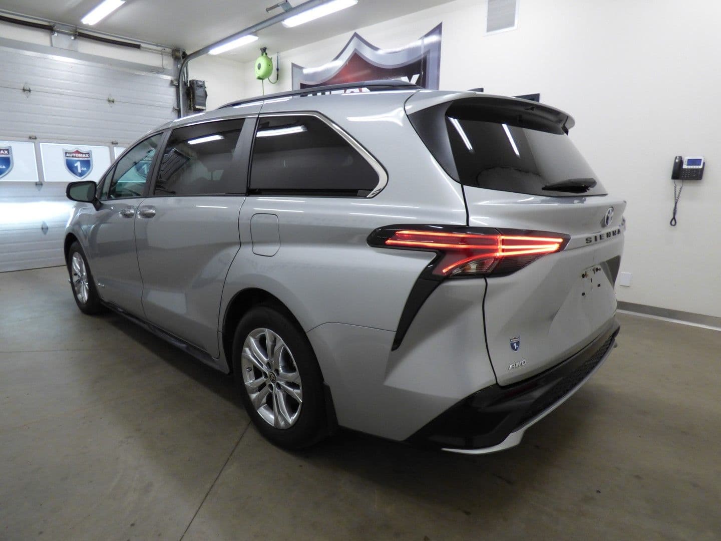 Toyota Sienna 2021 - Image 2