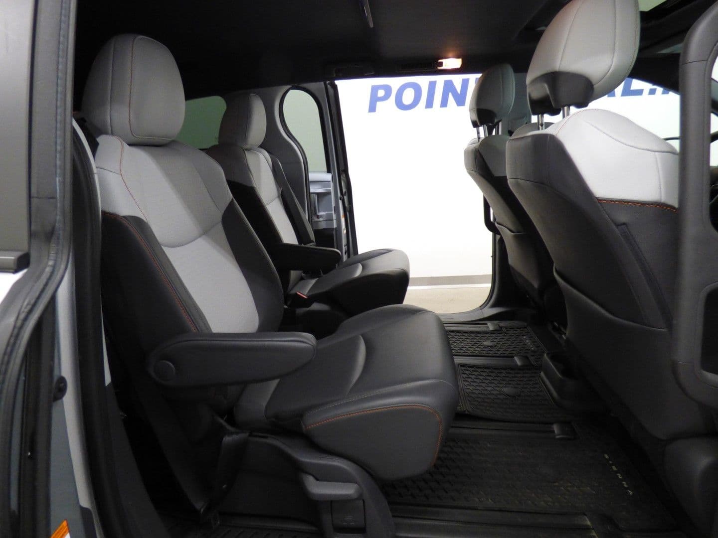 Toyota Sienna 2021 - Image 30