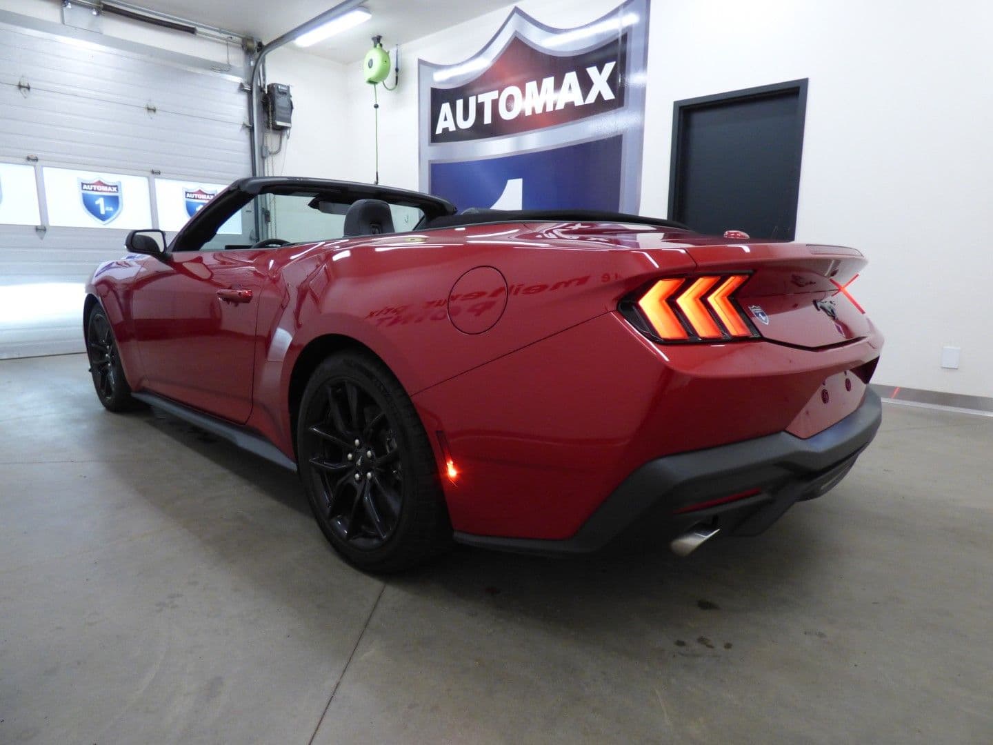 Ford Mustang 2024 - Image 3