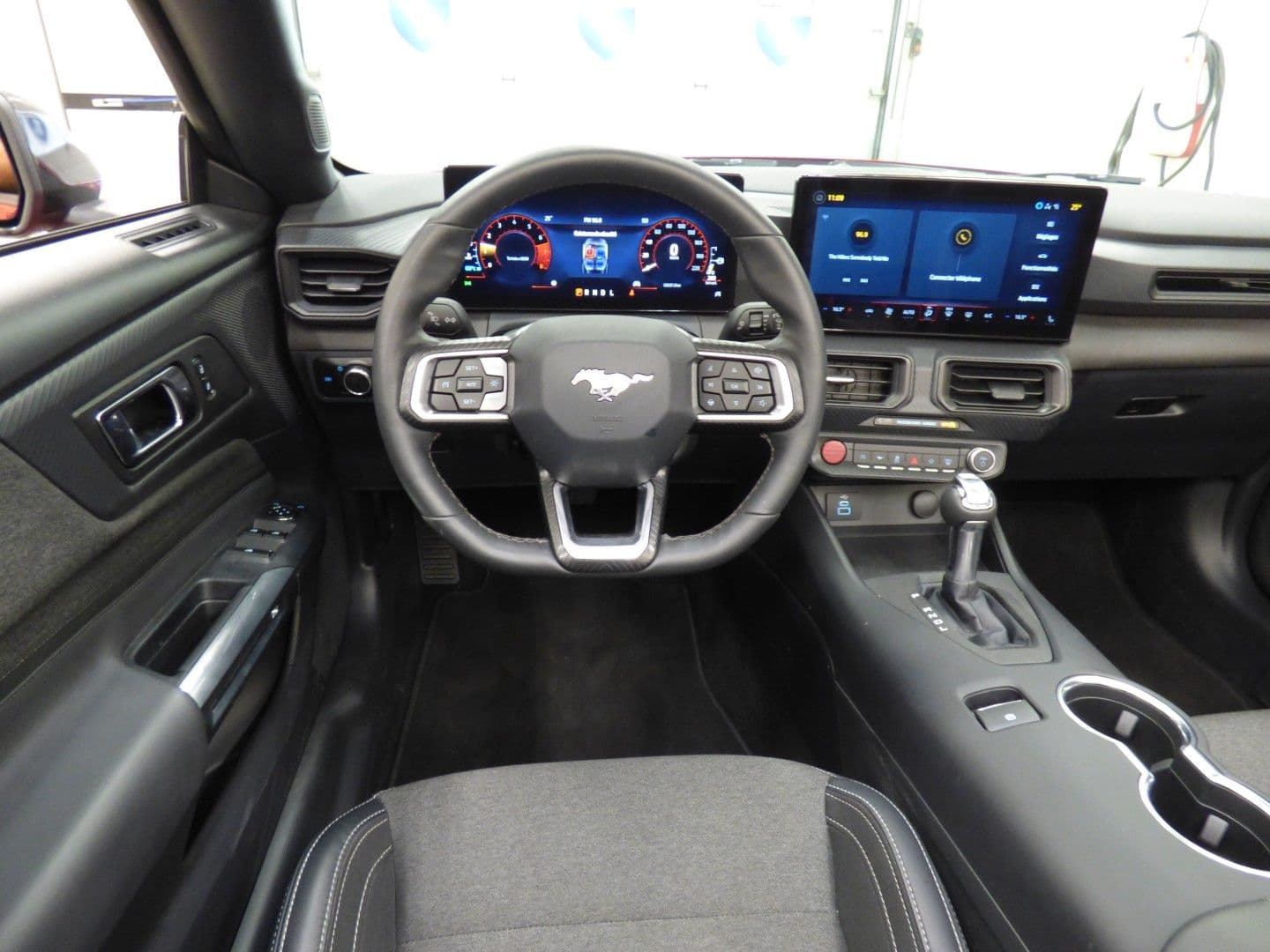 Ford Mustang 2024 - Image 11