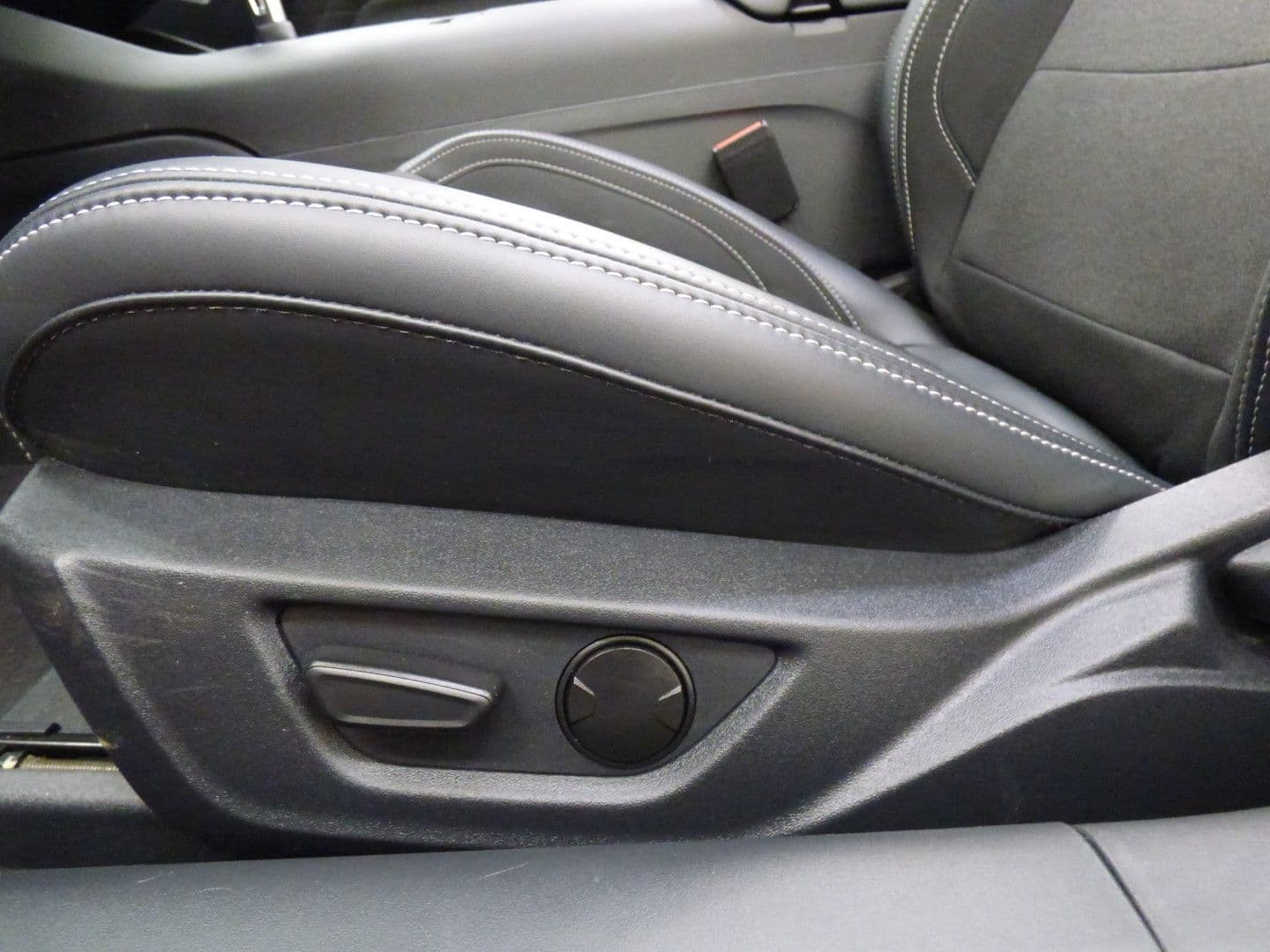 Ford Mustang 2024 - Image 19