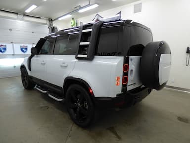 Land Rover Defender 2023 - Thumbnail 2