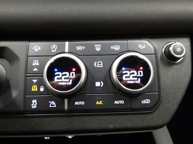 Land Rover Defender 2023 - Thumbnail 13