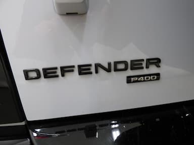 Land Rover Defender 2023 - Thumbnail 38