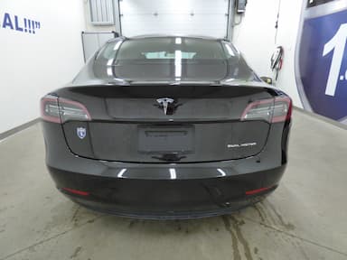 Tesla Model 3 2022 - Thumbnail 4