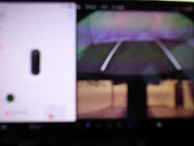 Tesla Model 3 2022 - Thumbnail 11