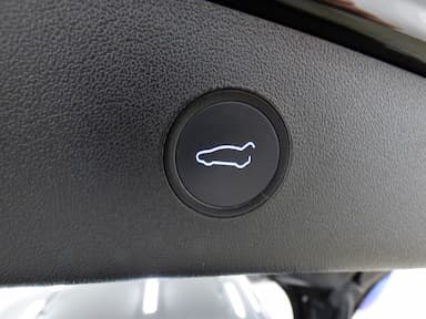 Tesla Model 3 2022 - Thumbnail 24
