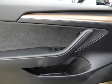 Tesla Model 3 2022 - Thumbnail 19