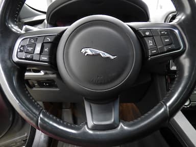 Jaguar F-Pace 2017 - Thumbnail 22
