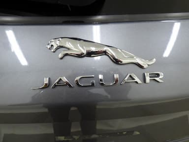 Jaguar F-Pace 2017 - Thumbnail 38