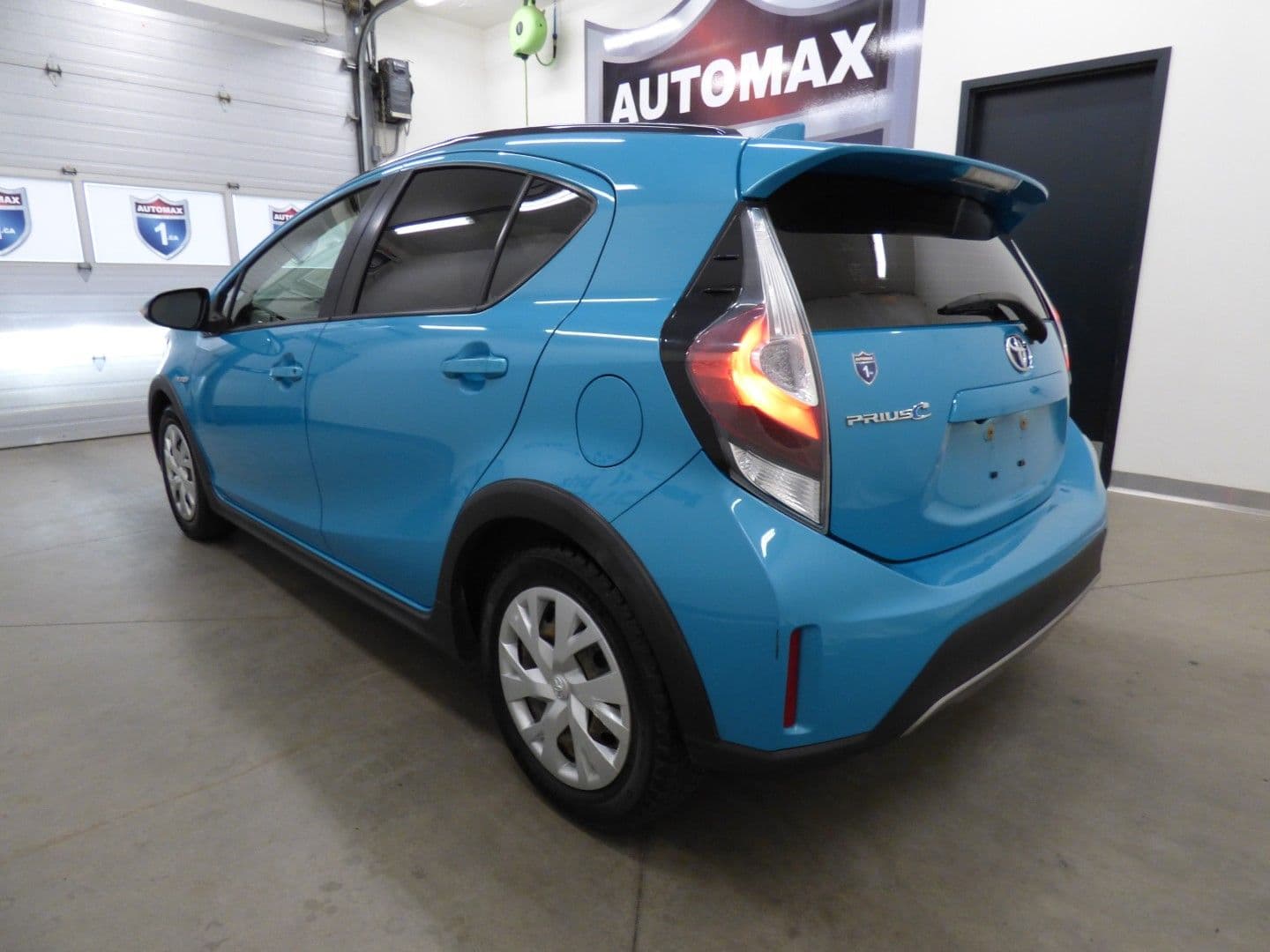 Toyota Prius c 2018 - Image 2