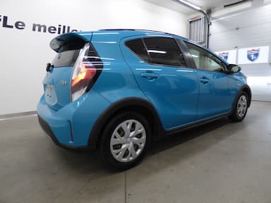 Toyota Prius c 2018 - Thumbnail 5