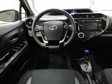 Toyota Prius c 2018 - Thumbnail 8