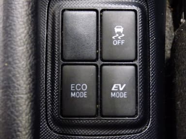 Toyota Prius c 2018 - Thumbnail 24