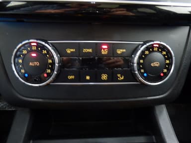 Mercedes-Benz GLE-Class 2016 - Thumbnail 14