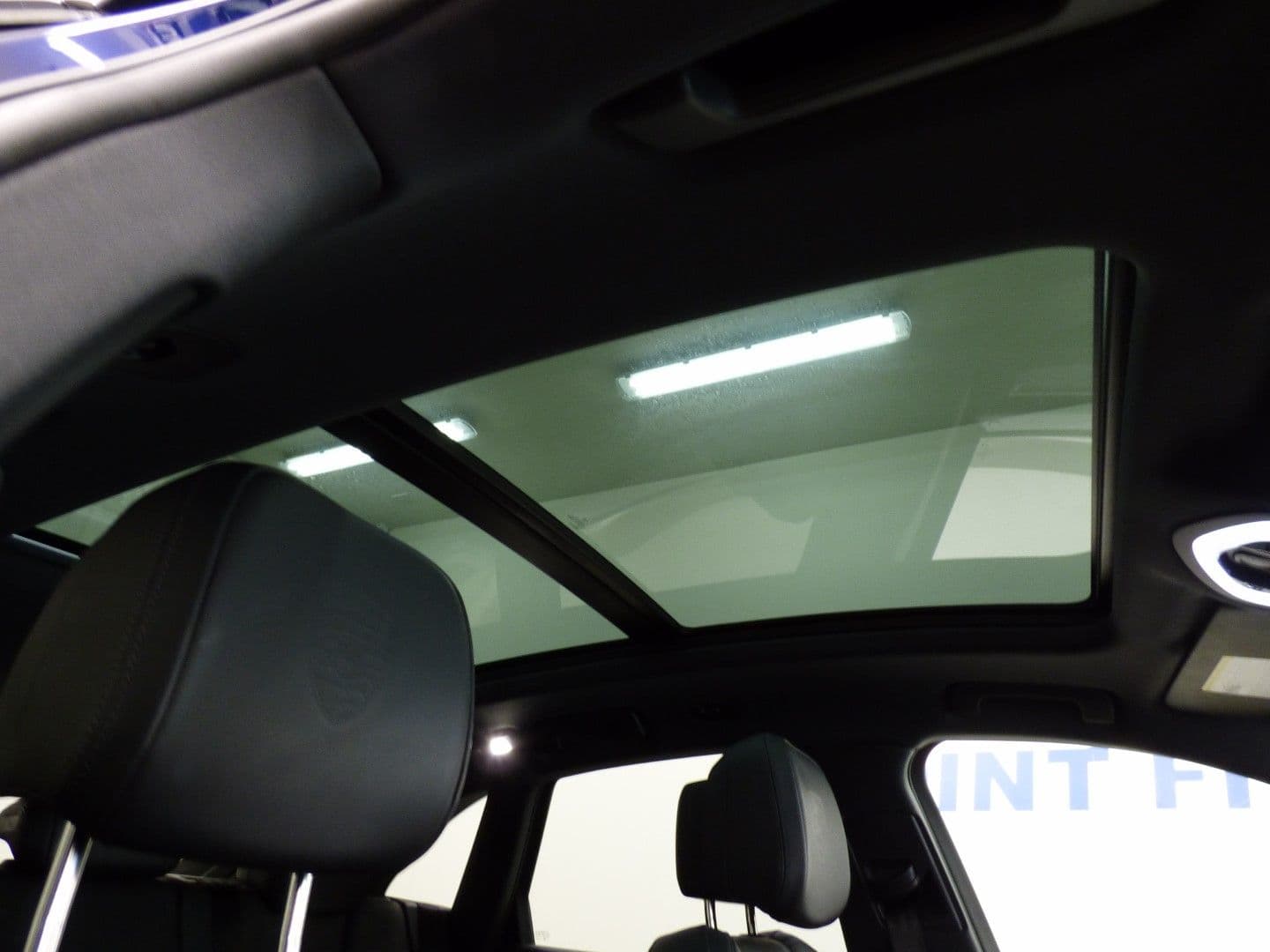 Porsche Macan 2023 - Image 14