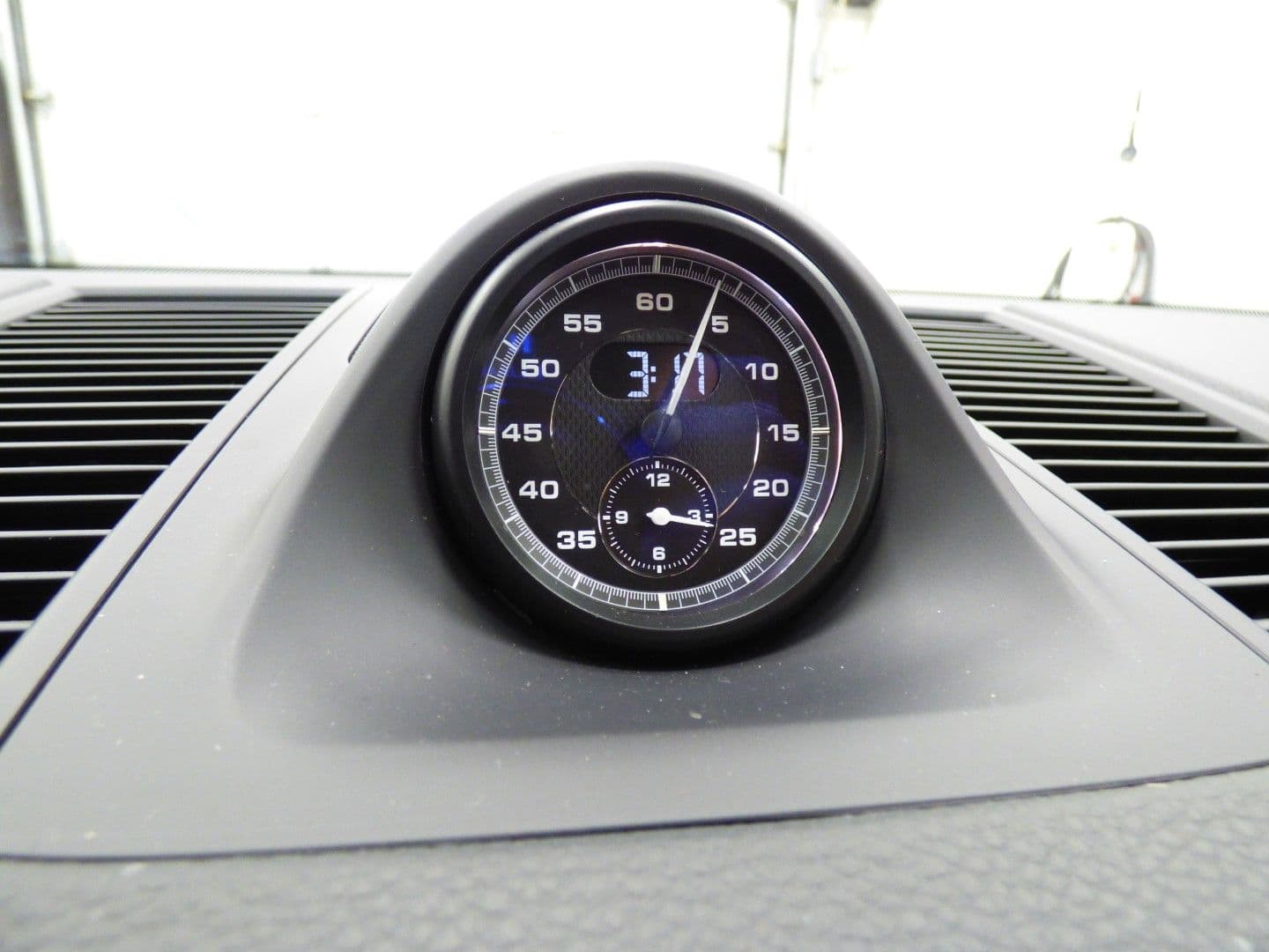 Porsche Macan 2023 - Image 10