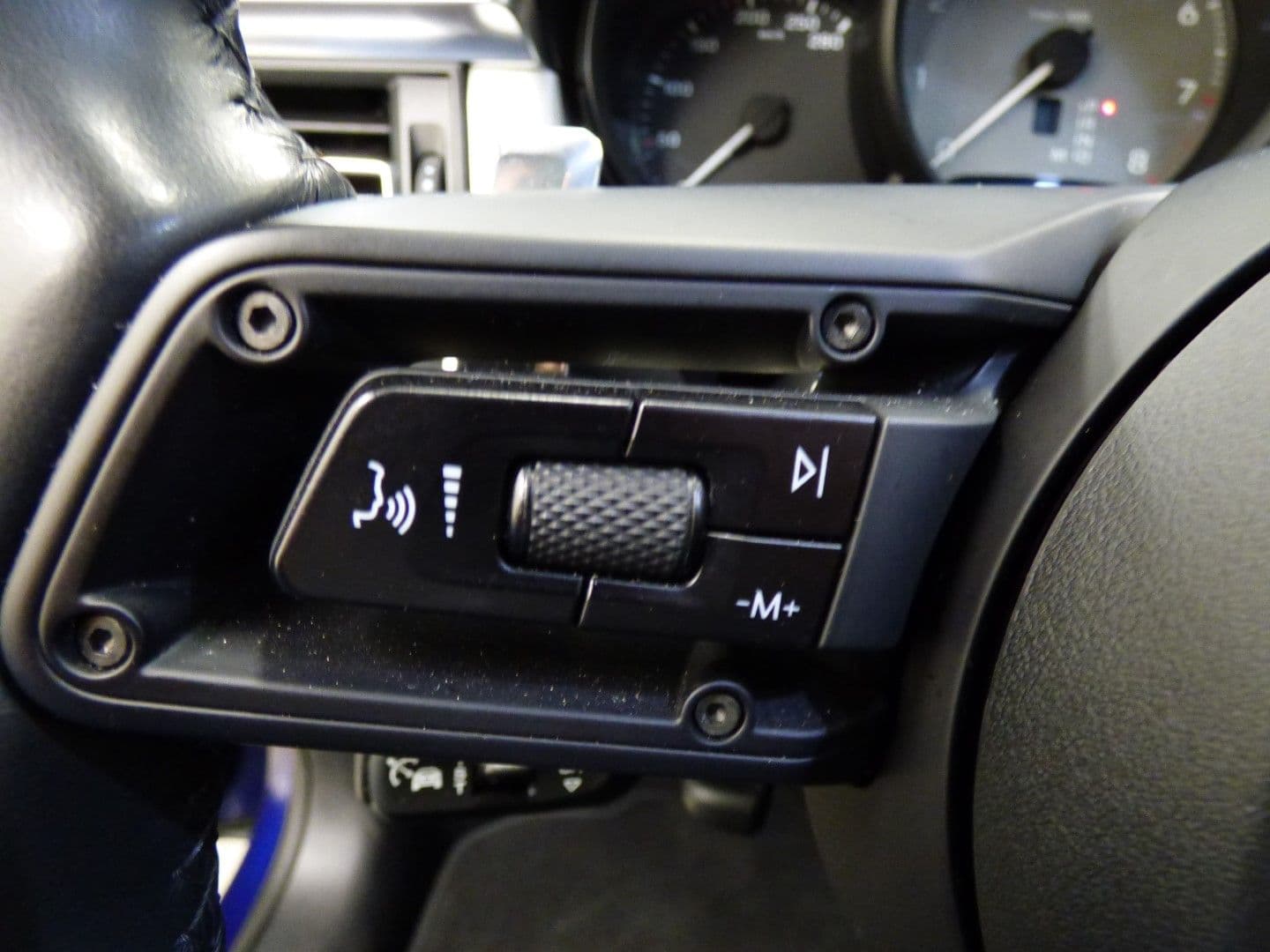 Porsche Macan 2023 - Image 21