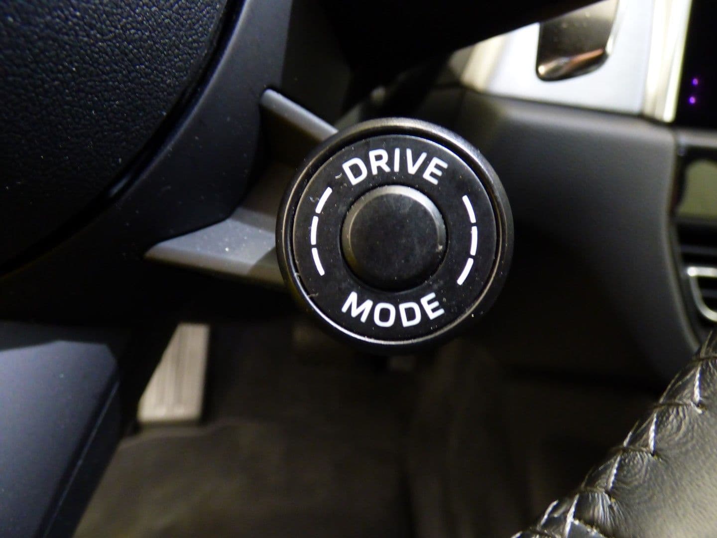 Porsche Macan 2023 - Image 24