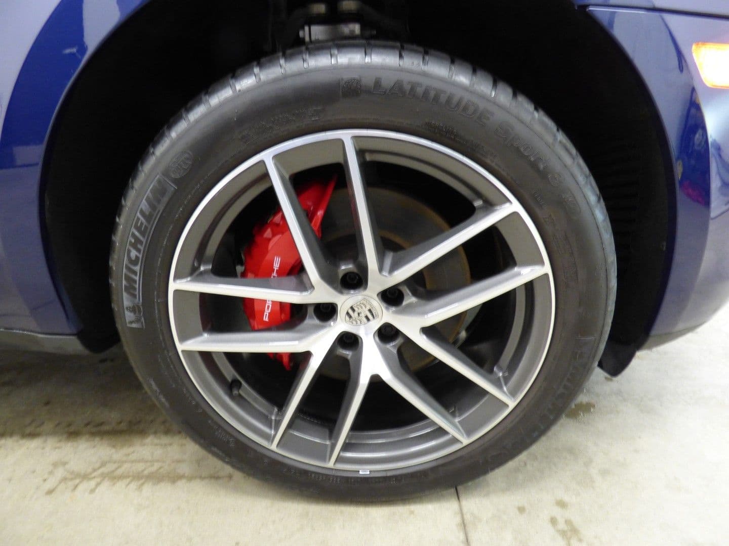 Porsche Macan 2023 - Image 36