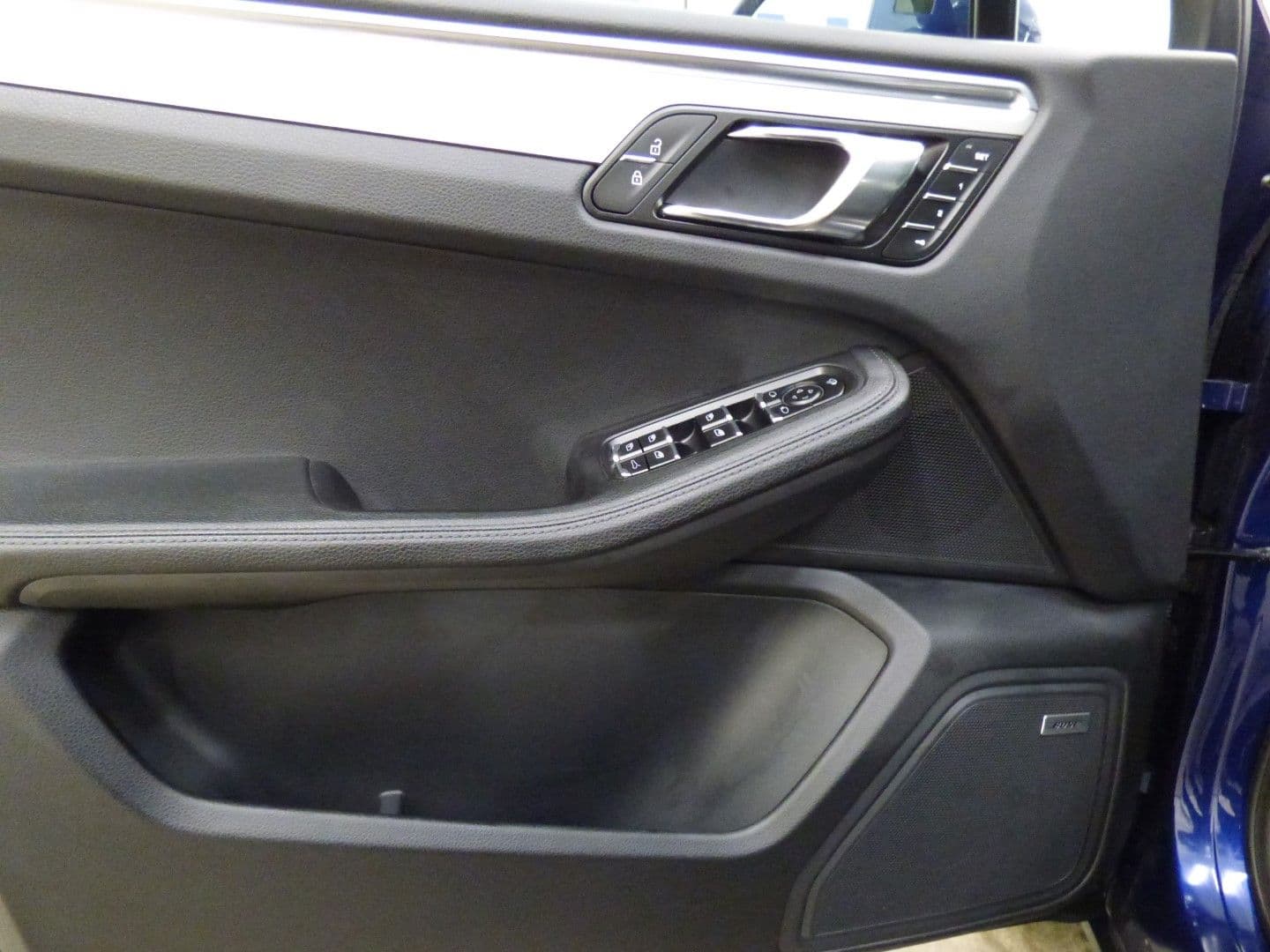 Porsche Macan 2023 - Image 28