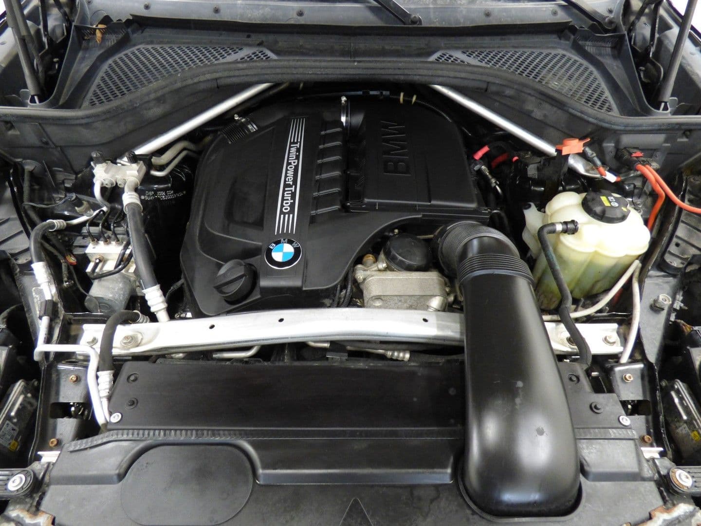 BMW X5 2016 - Image 40