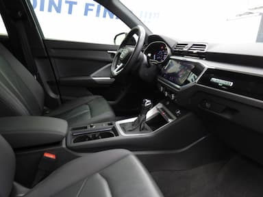 Audi Q3 2022 - Thumbnail 7