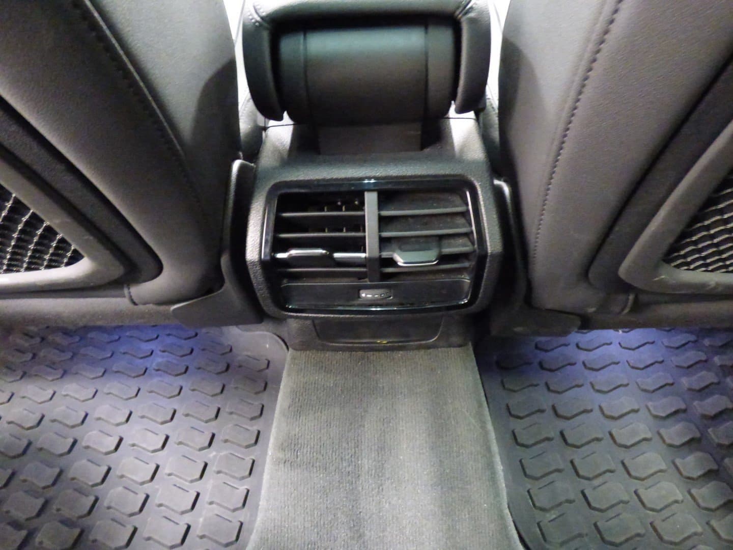 Audi Q3 2022 - Image 28