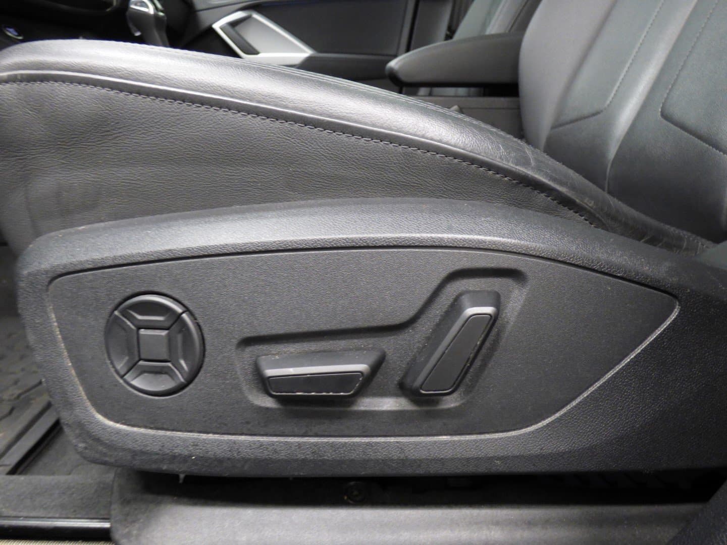 Audi Q3 2022 - Image 17