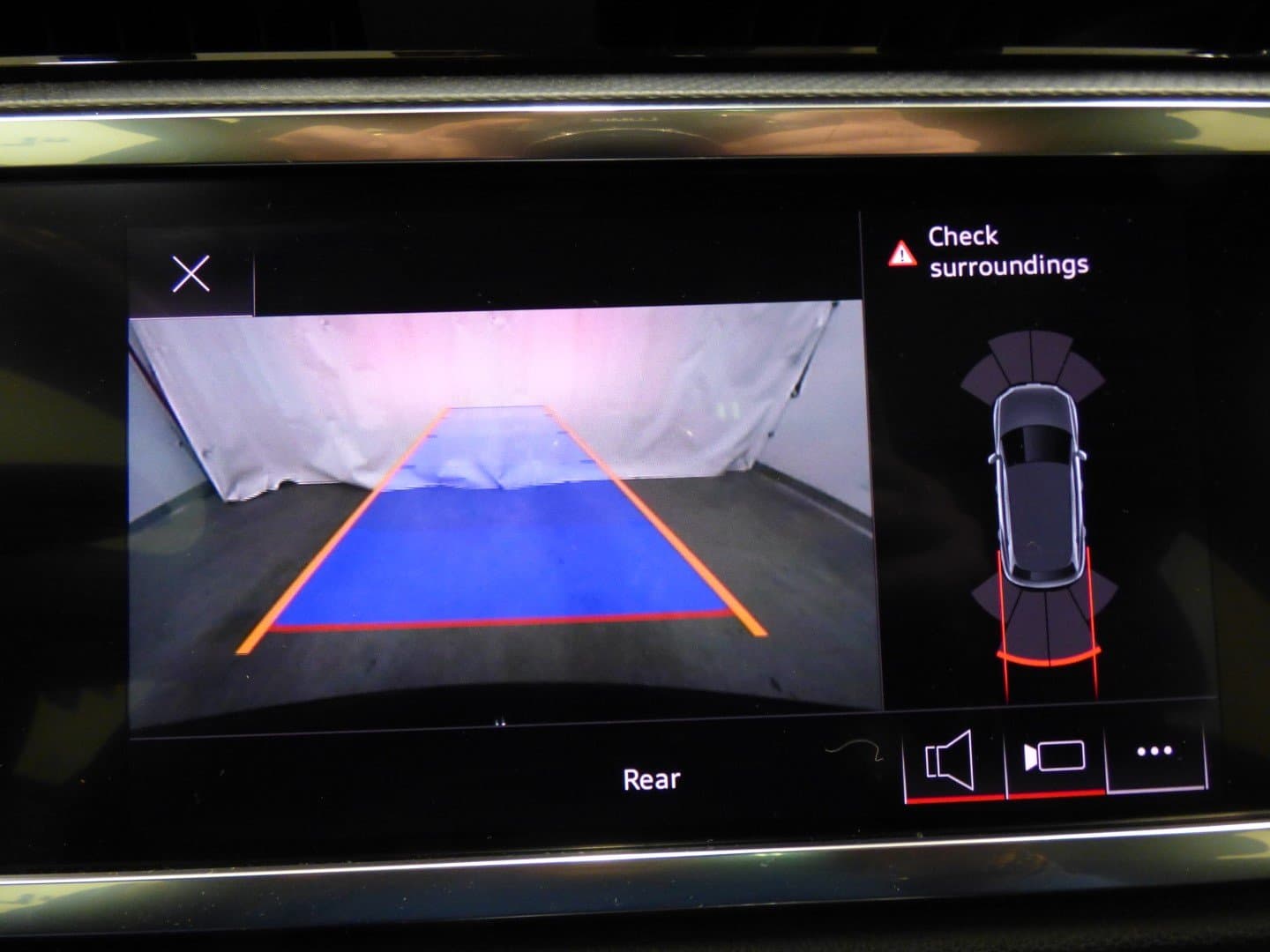 Audi Q3 2022 - Image 11