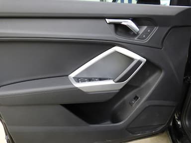 Audi Q3 2022 - Thumbnail 26