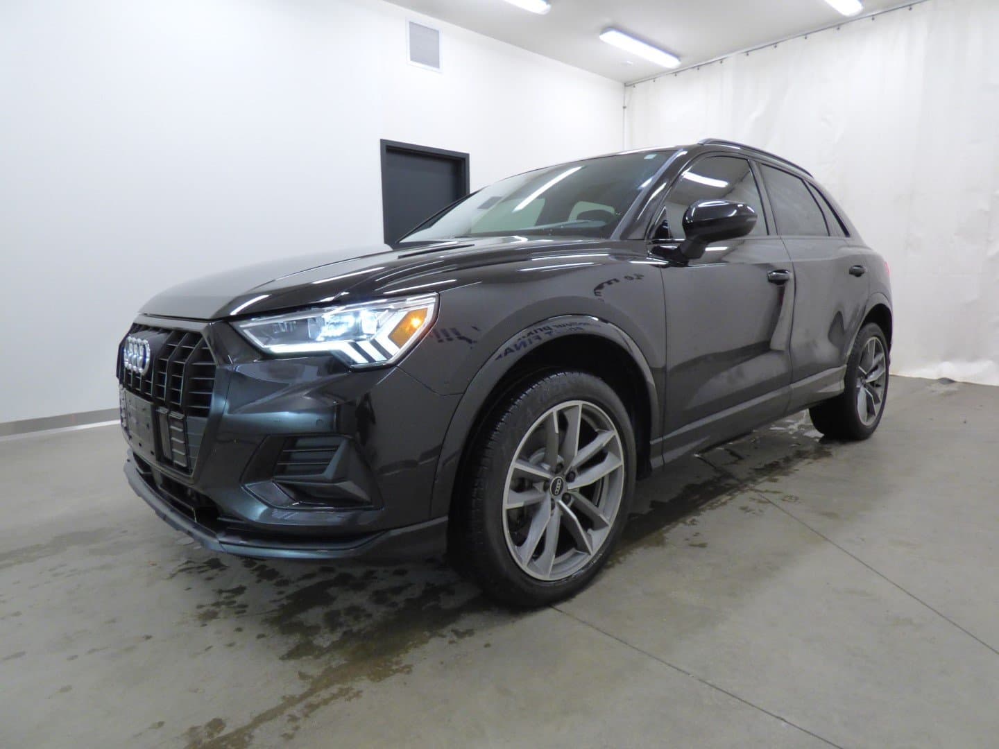 Audi Q3 2022 - Image 1