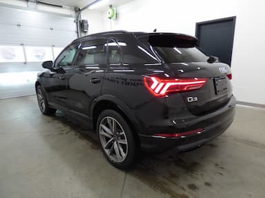 Audi Q3 2022 - Thumbnail 2