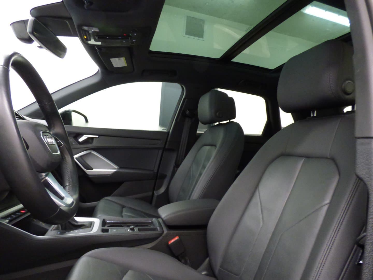 Audi Q3 2022 - Image 16