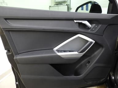 Audi Q3 2022 - Thumbnail 26