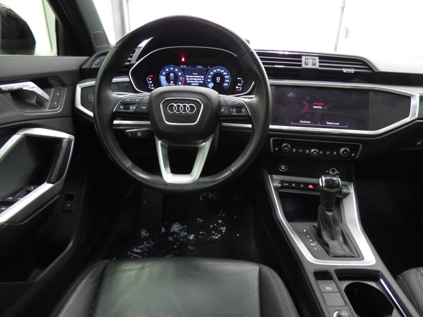 Audi Q3 2022 - Image 8