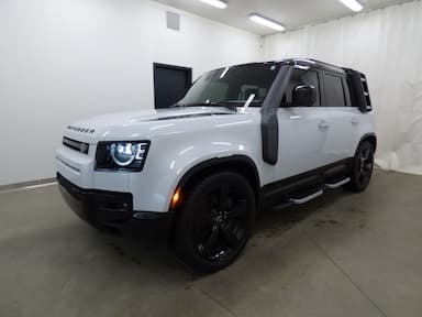 Land Rover Defender 2023 - Thumbnail 1