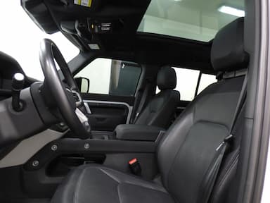 Land Rover Defender 2023 - Thumbnail 17