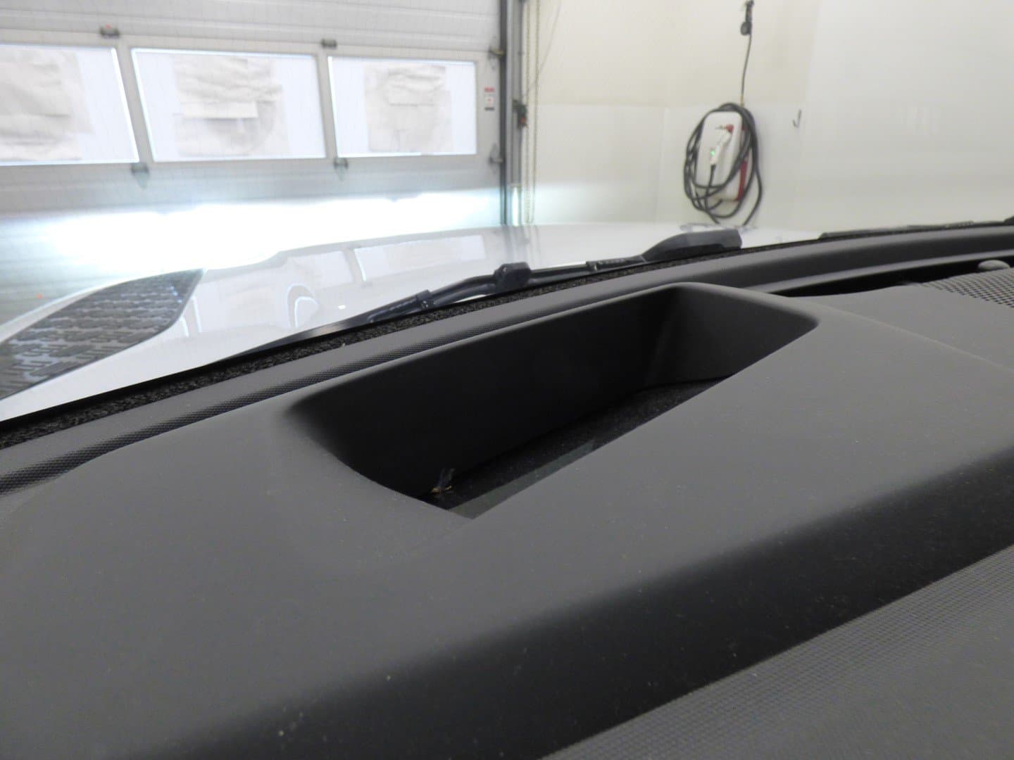 Land Rover Defender 2023 - Image 14