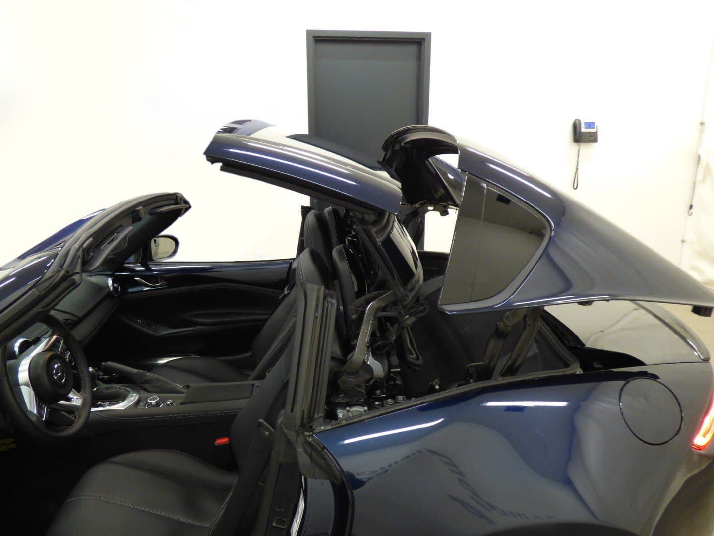 Mazda MX-5 Miata RF 2024 - Image 33