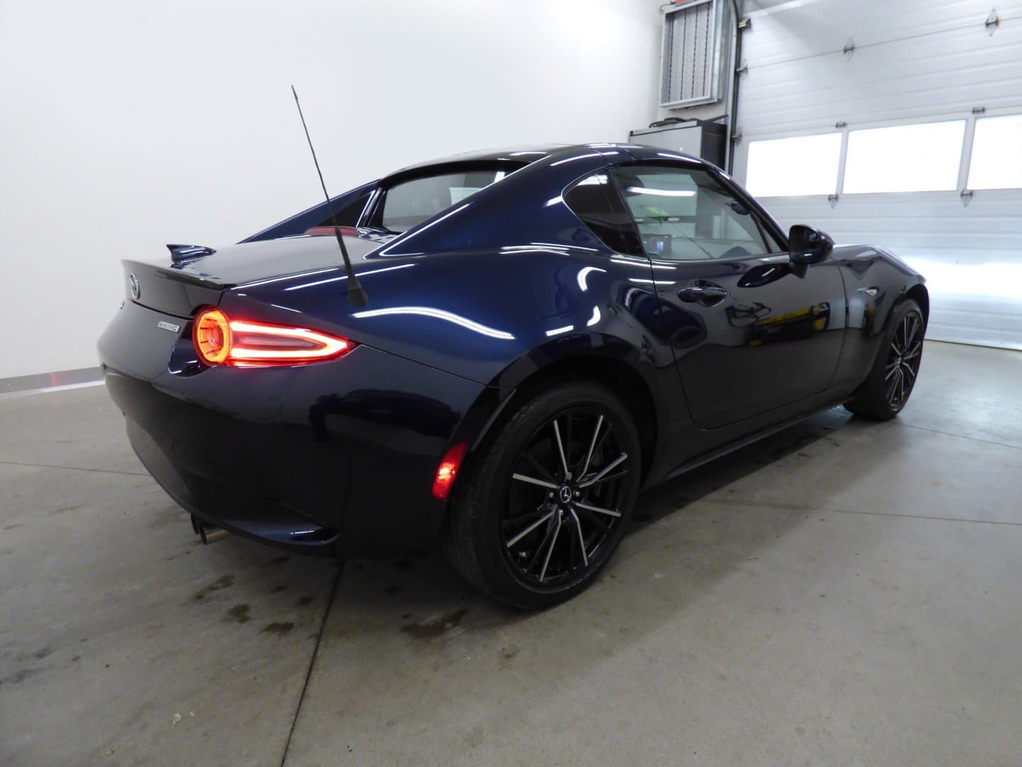 Mazda MX-5 Miata RF 2024 - Image 8