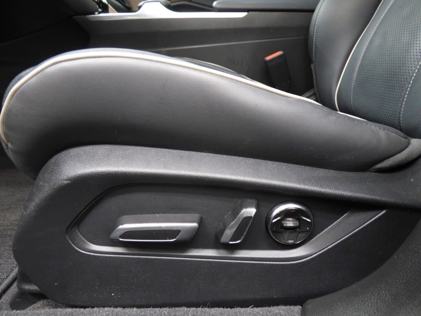 Acura TLX 2023 - Image 16